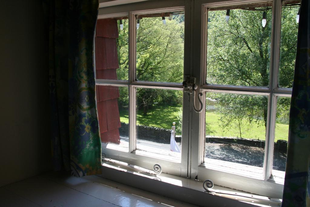 Lledr House Hostel Near Two Zip World Sites Dolwyddelan Room photo